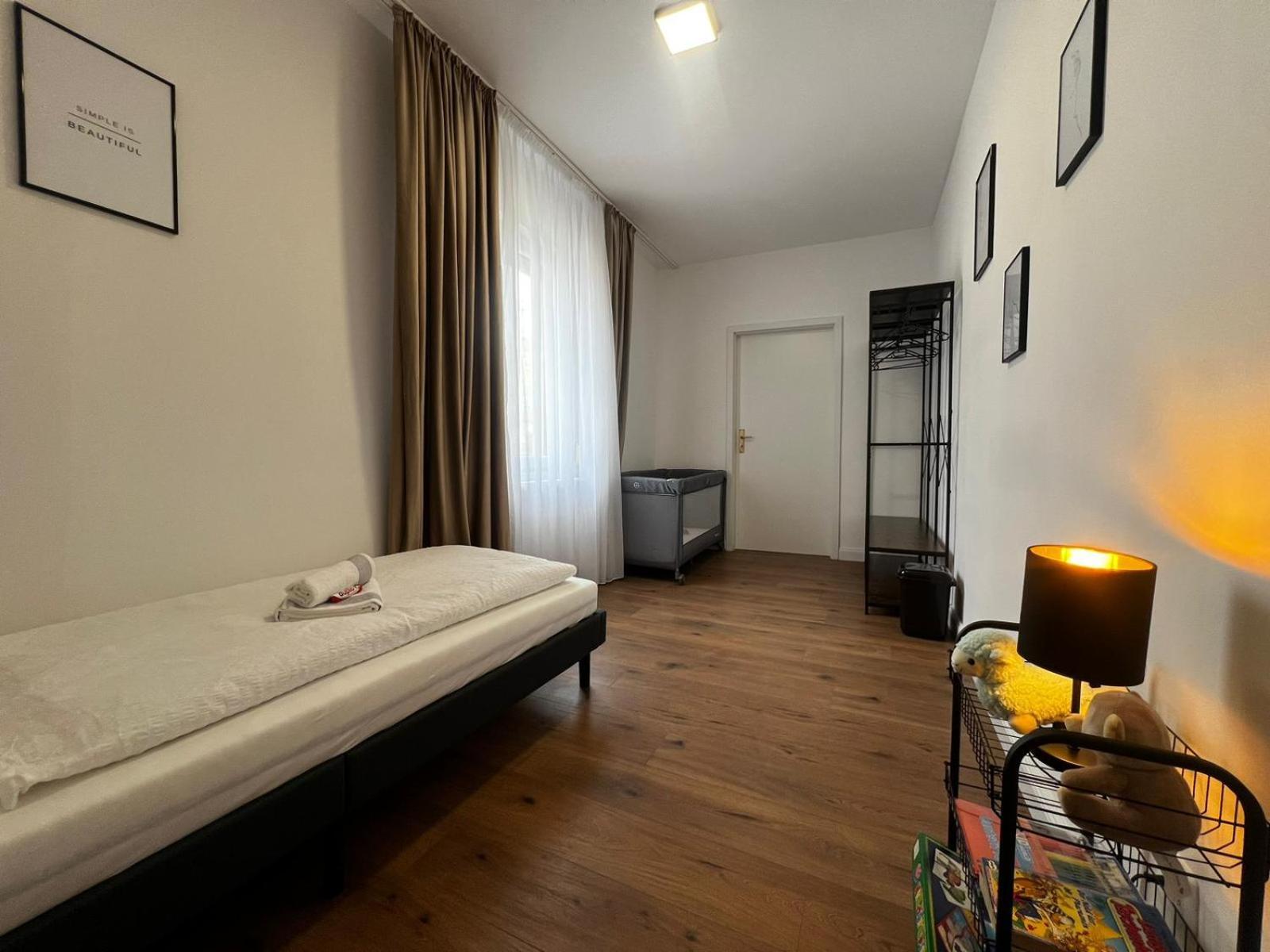105 Quadratmeter Apartment, Parkplatz, Kinderfreundlich, 6 Personen, Wifi, Vollausgestattete Kueche, Crimmitschau Εξωτερικό φωτογραφία