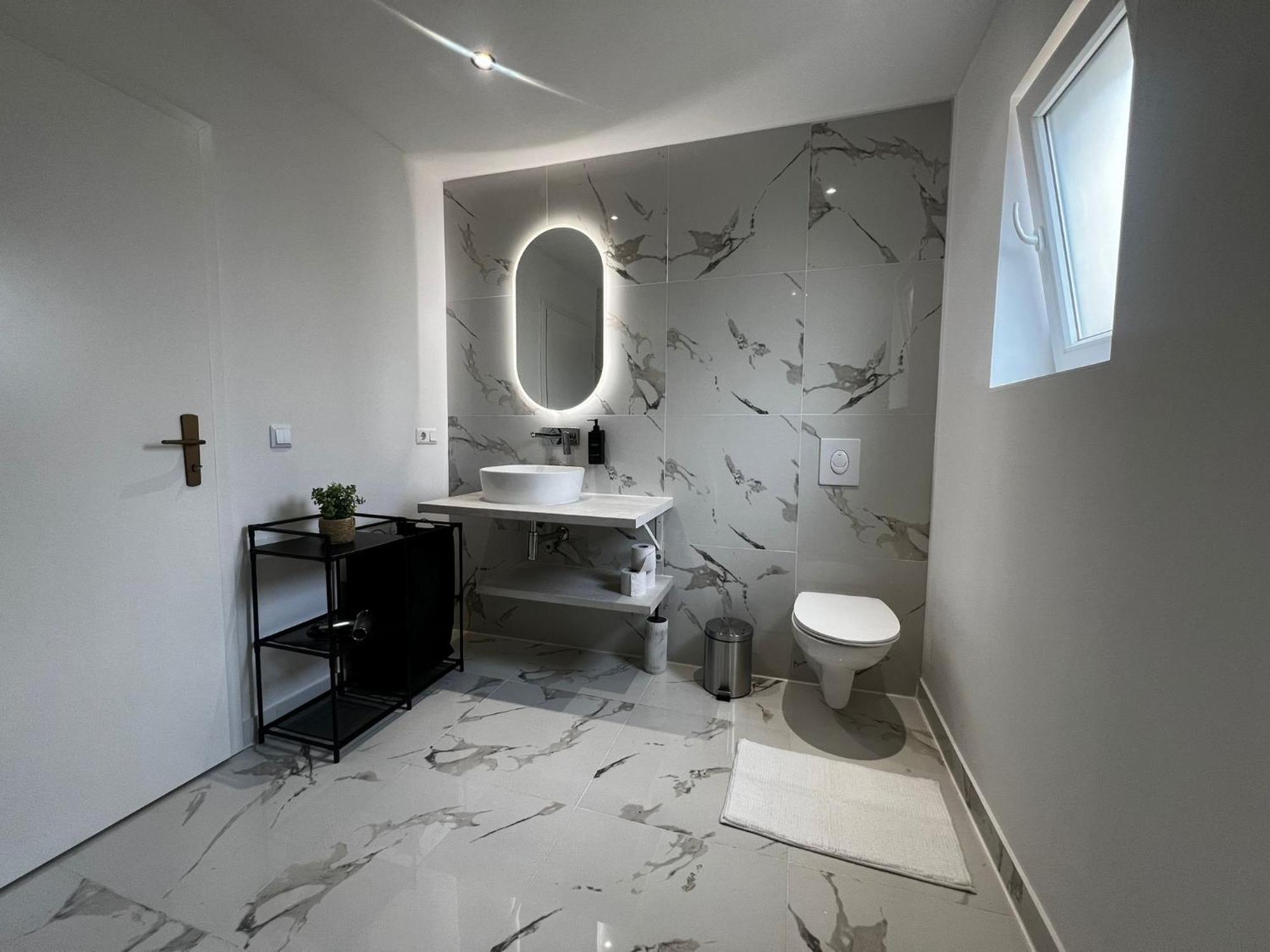 105 Quadratmeter Apartment, Parkplatz, Kinderfreundlich, 6 Personen, Wifi, Vollausgestattete Kueche, Crimmitschau Εξωτερικό φωτογραφία